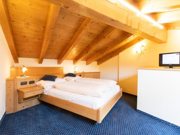 Hotel Flora - foto 44501.jpg