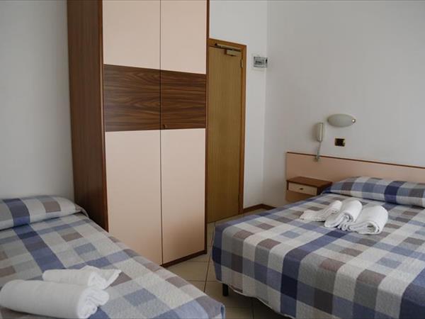 Hotel MANOLA *** - foto 49496.jpg