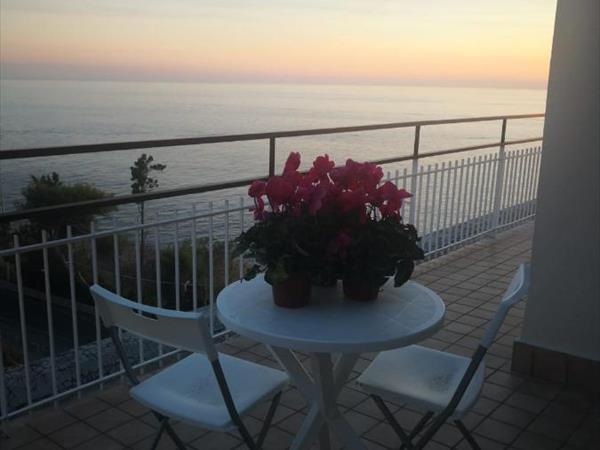 B&B Sanremo dely house