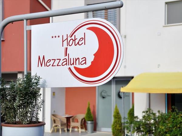 Hotel Mezzaluna