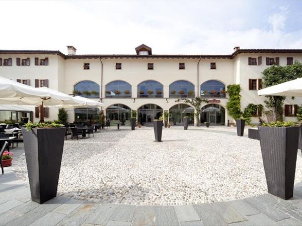 Hotel Cascina Canova