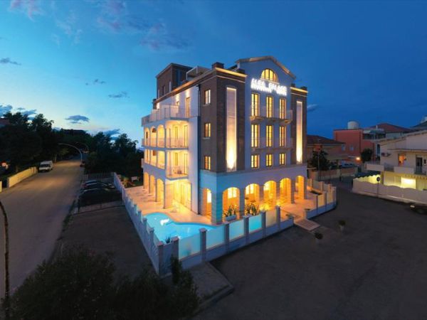 Residence Hotel Alba Palace