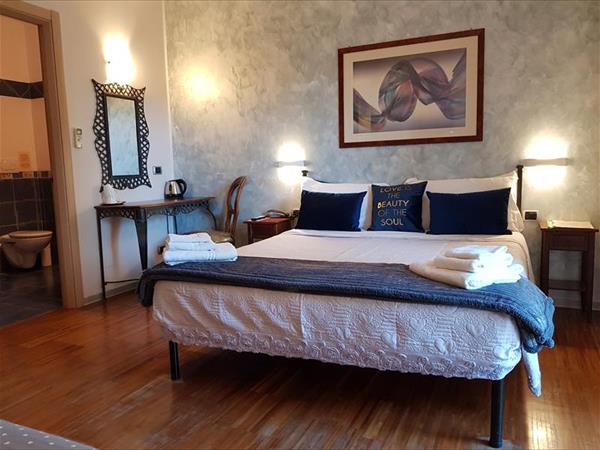 Aurelia Garden Gold B&B