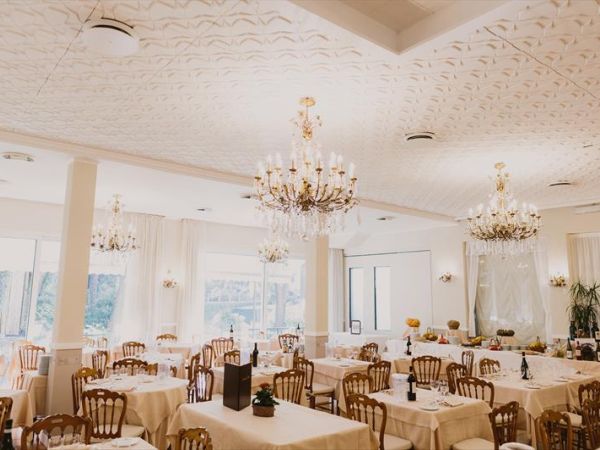 Ristorante interno Hotel e ristorante (estivo) al Mare - foto 8541.jpg