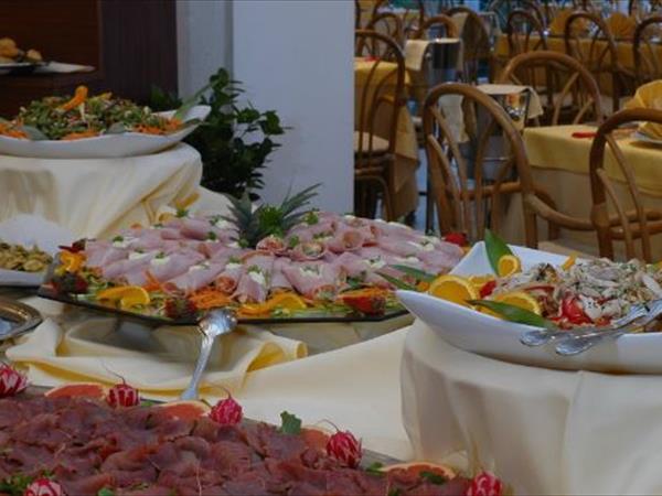 RISTORANTE Le Agavi e RISTORANTE Il Pirata - foto 8824.jpg